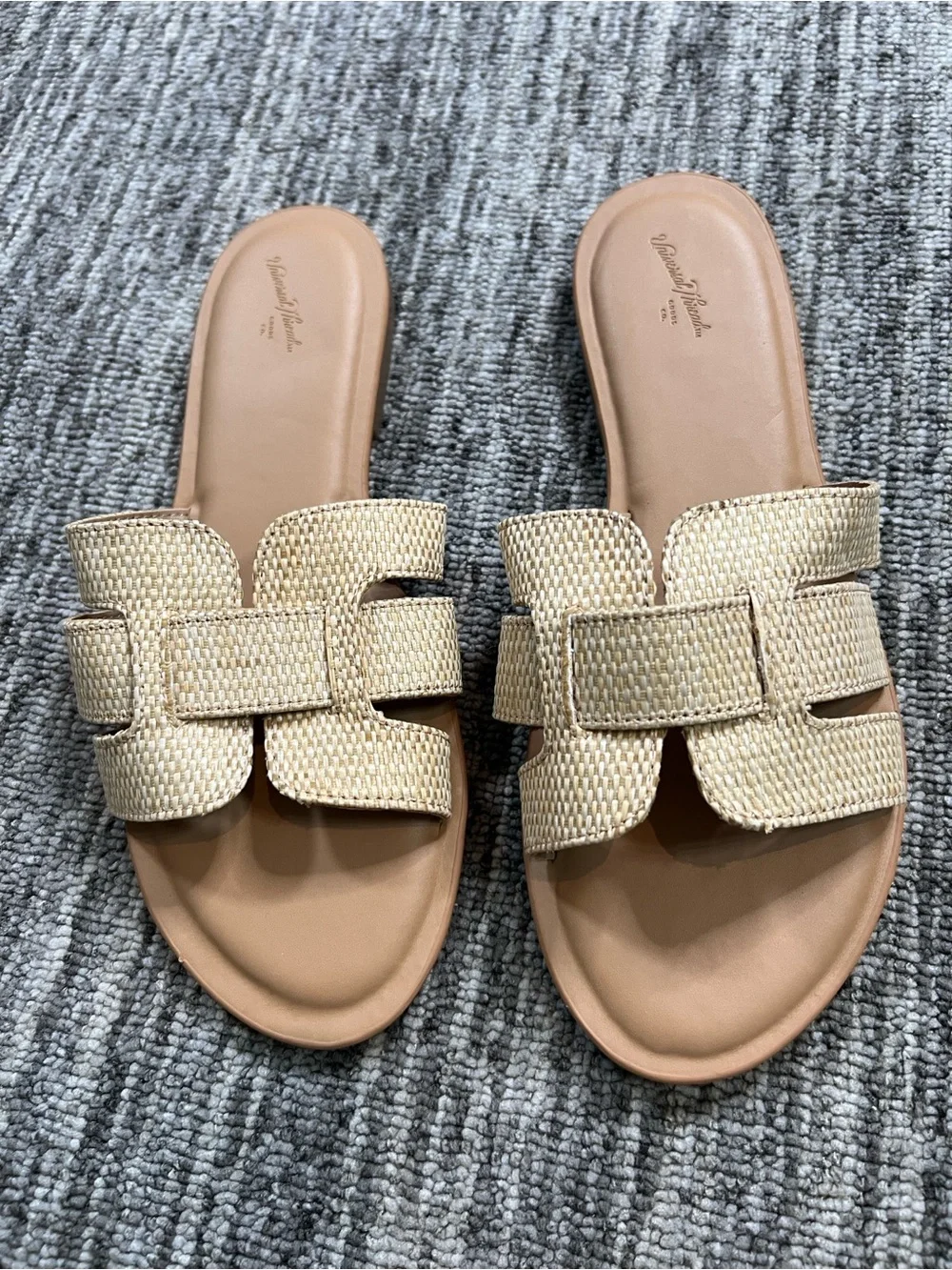 Universal Thread Woven Straw Slide Sandals in Beige Size 9.5
